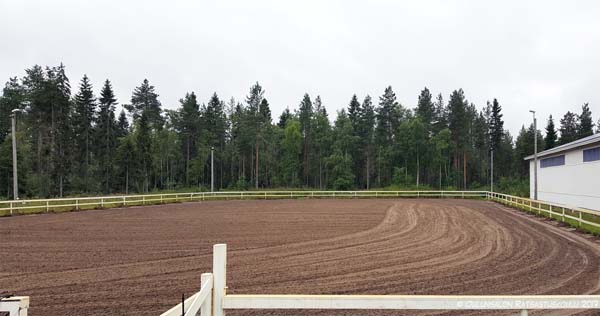 Ratsastuskentta